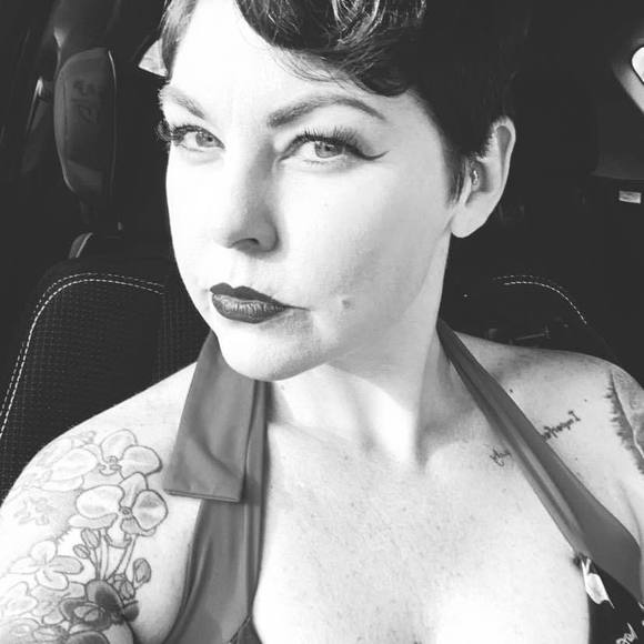 skydivingpinup